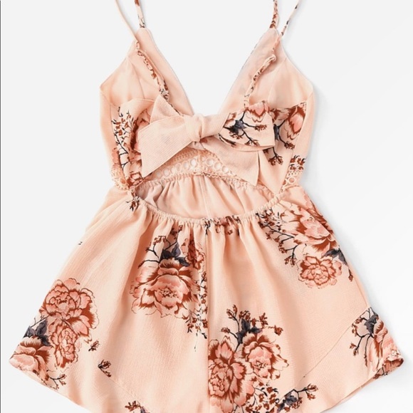 Brand new romper - Picture 2 of 4